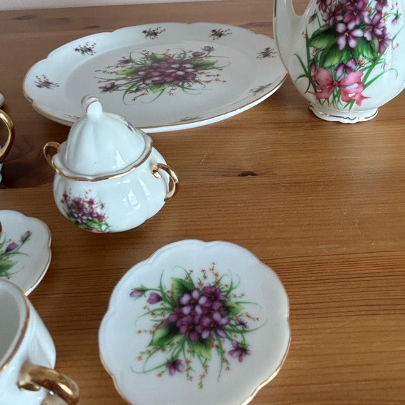 Miniature Tea Set - Picture 6 of 15